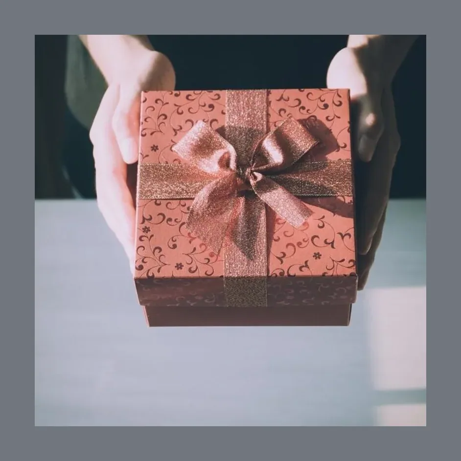 Caja Regalo Belleza Paisa: Labial + Rubor + Pestañina